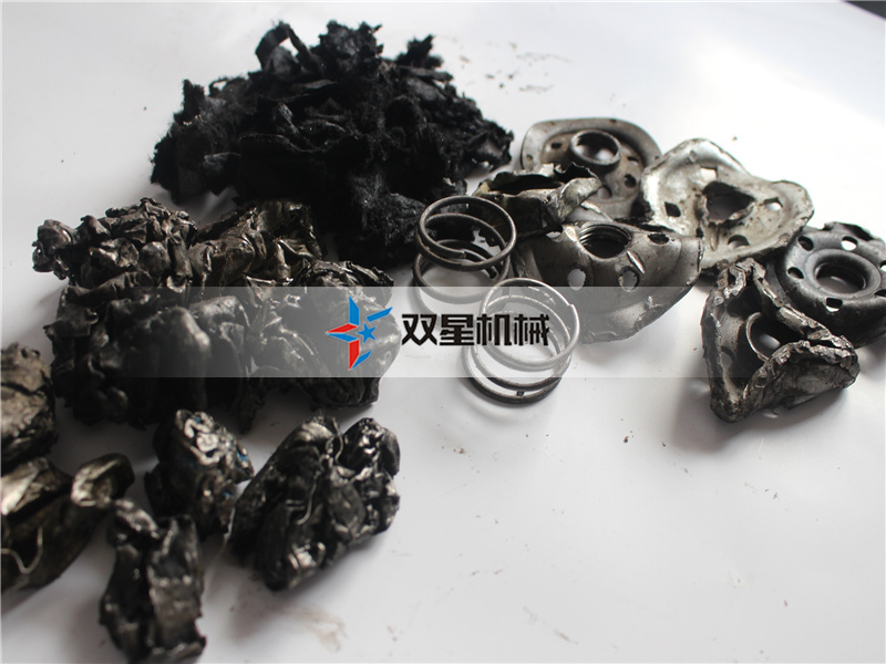 機(jī)油濾芯粉碎機(jī)設(shè)備多少錢(qián)？一套設(shè)備有多少錢(qián)？