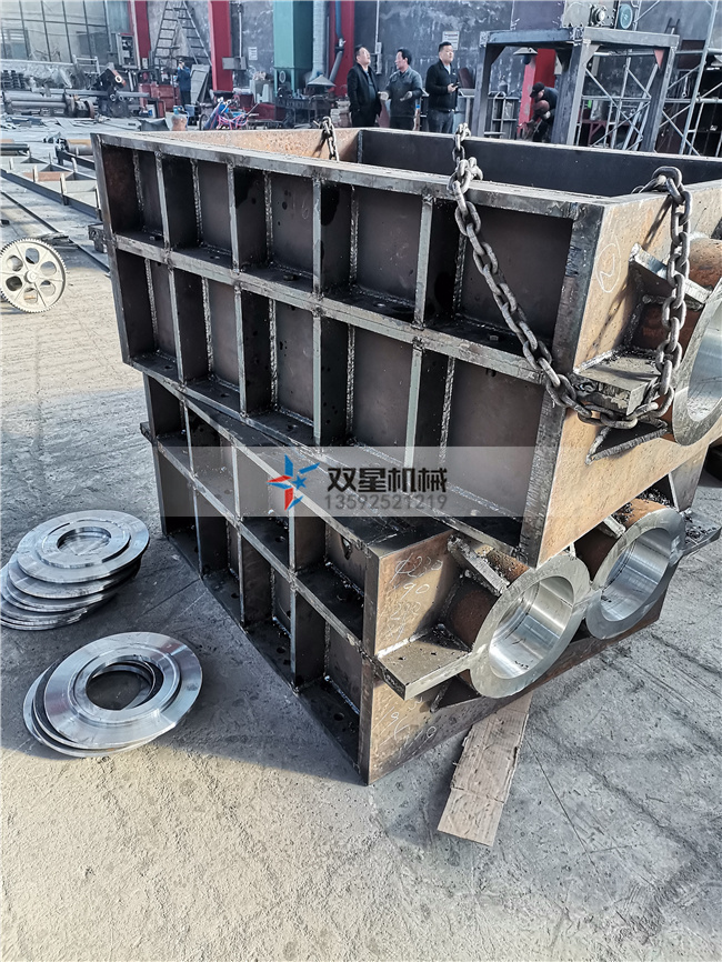 <a href='http://www.uwwzj.cn/ssxl/10.html' target='_blank'><span>金屬撕碎機(jī)</span></a>撕碎箱體實(shí)拍