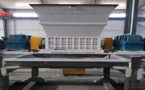 哪些因素決定著<a href='http://www.uwwzj.cn/ssxl/10.html' target='_blank'><span>金屬撕碎機(jī)</span></a>的價(jià)格